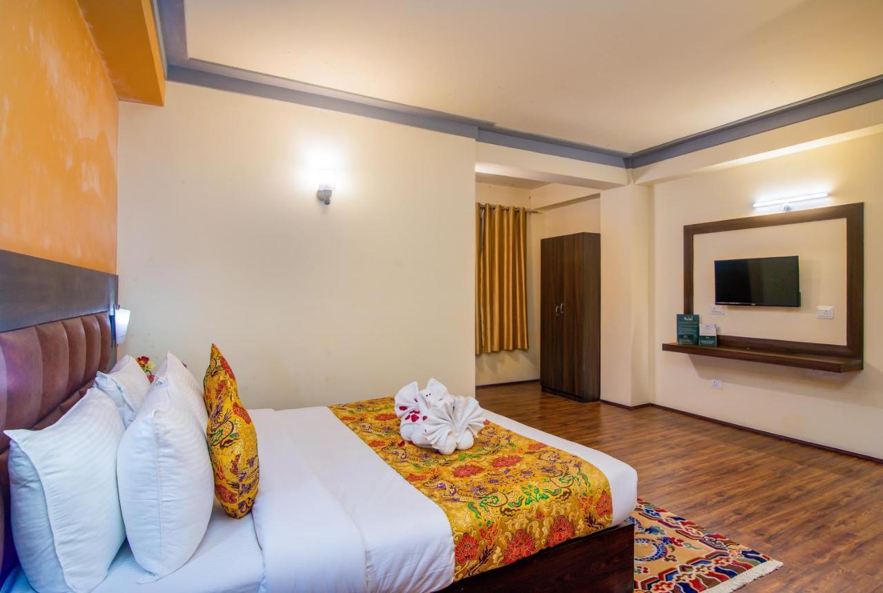 Muscatel Grand Silkroute - 300 Mts From Mg Marg Gangtok Exterior photo